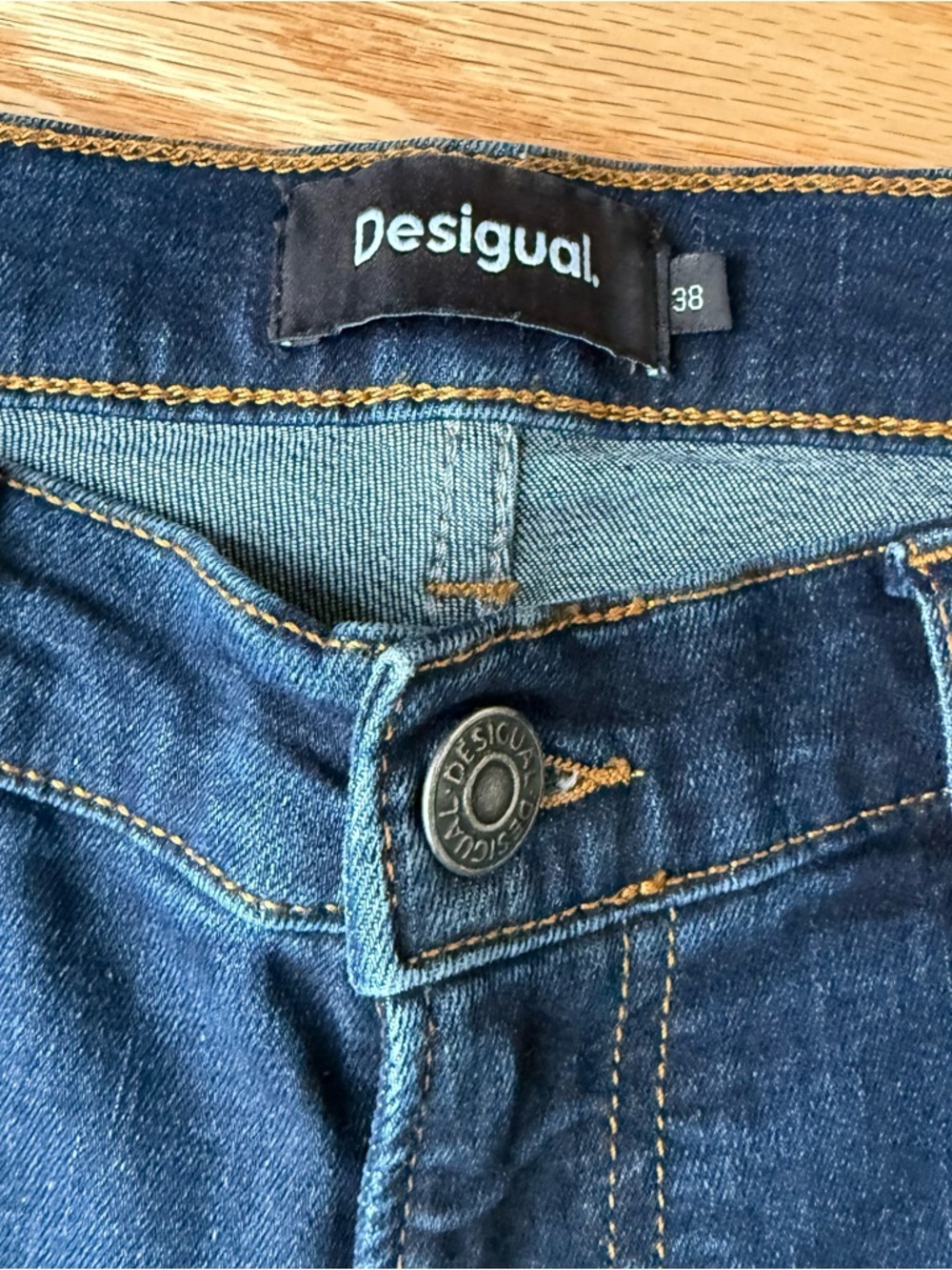 Desigual Dark Wash Flare Jeans Embroidered Heart Detail Size 38 US 6 Cotton - Picture 2 of 8
